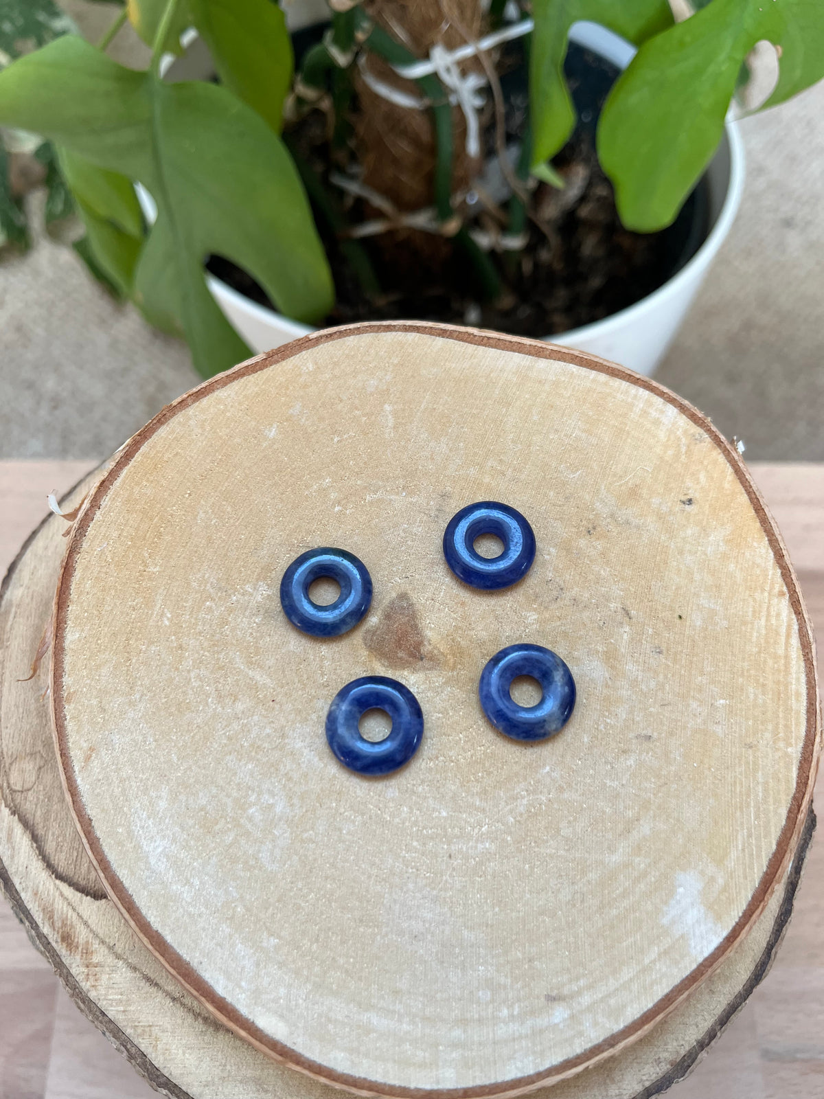 Sodalith Donut 1,5cm – Edelstein Schmuck für Klarheit & innere Balance