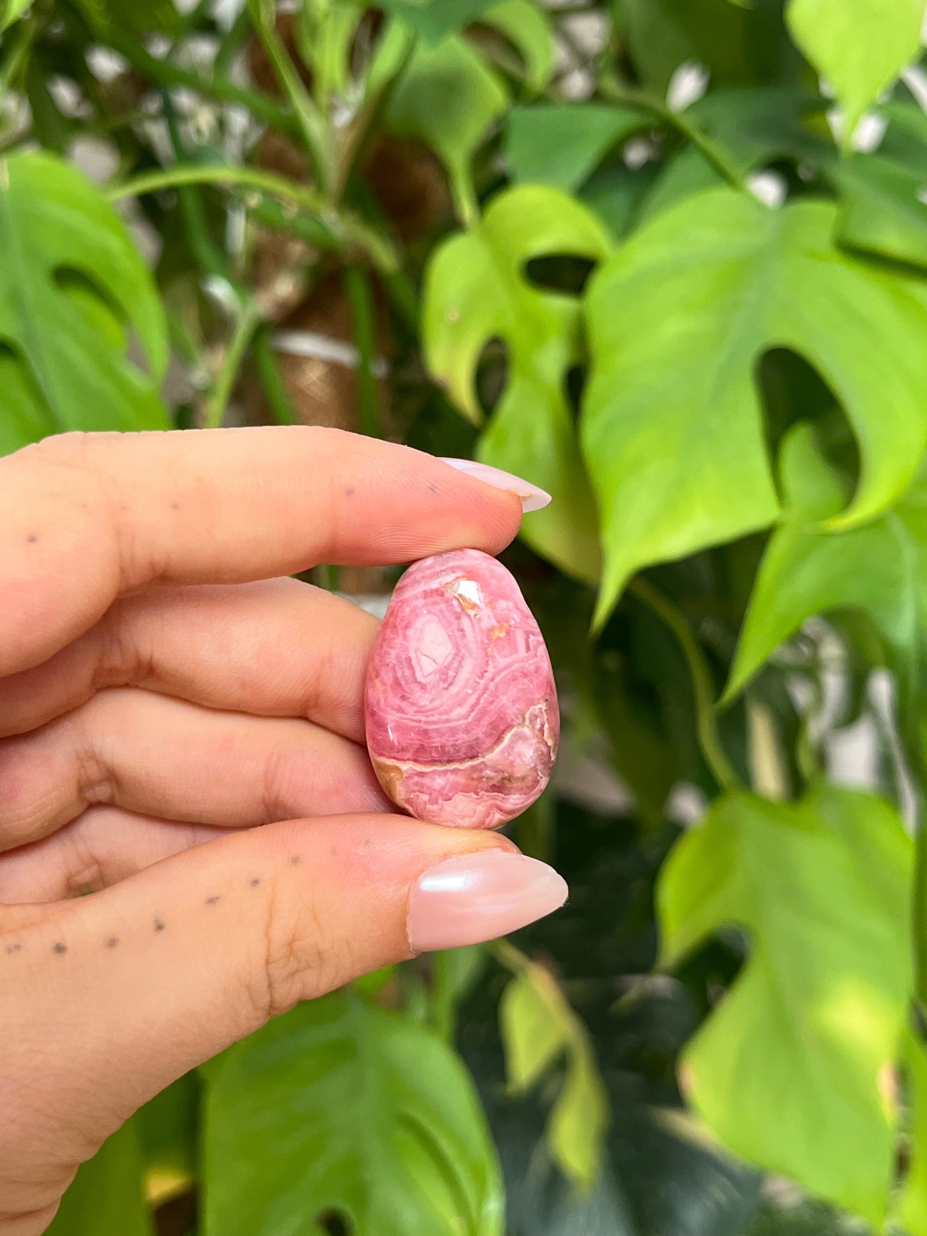 Rhodochrosit Trommelstein gebohrt