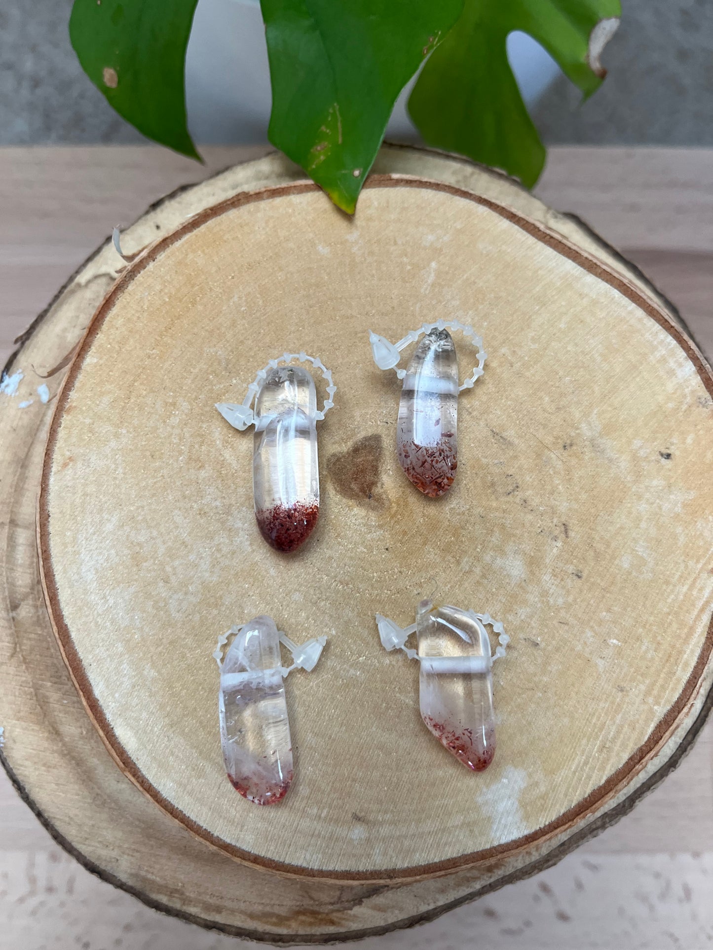 Hämatit Quarz Trommelstein gebohrt – Erdung & Klarheit