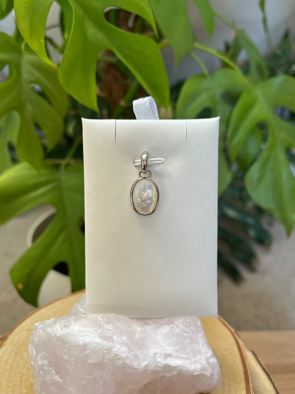 Perlmutt Anhänger oval – Eleganz & Sanftheit | 925 Sterling Silber gefasst