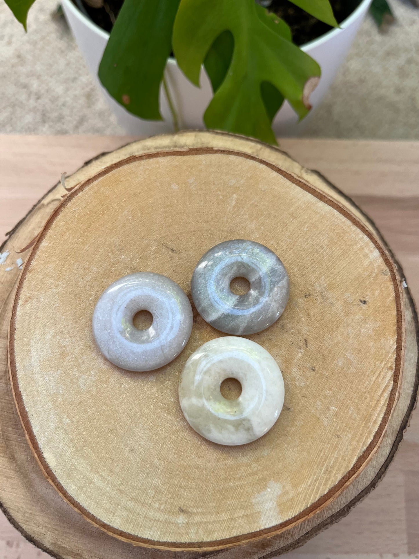 Mondstein Donut 3 cm – Sanftheit & Intuition