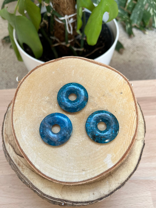 Apatit Donut Anhänger – Edelstein Schmuck für Inspiration & Ausdruck