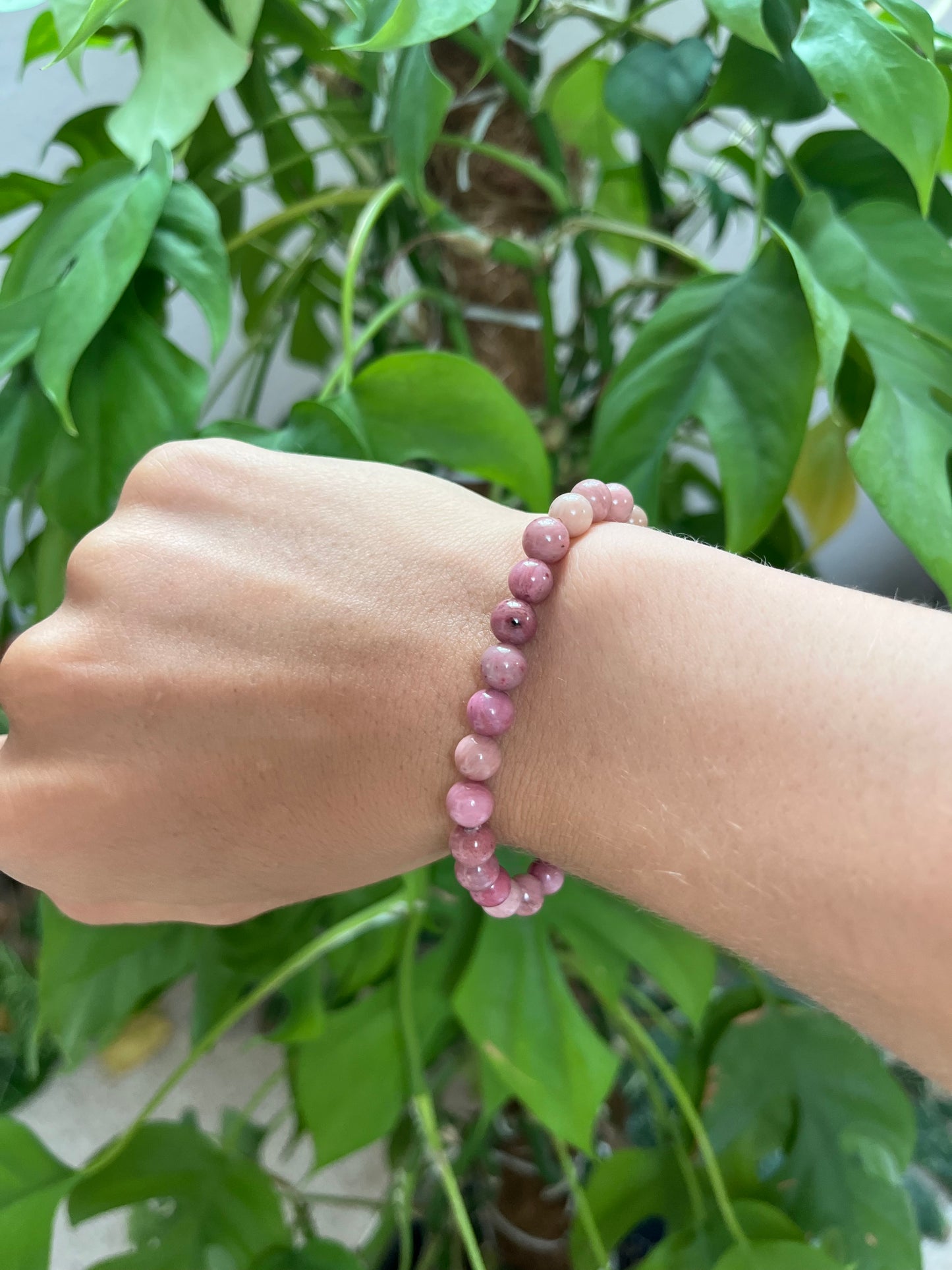 Rhodonit Kugelarmband 6 mm – Edelstein Schmuck für Mitgefühl & Balance