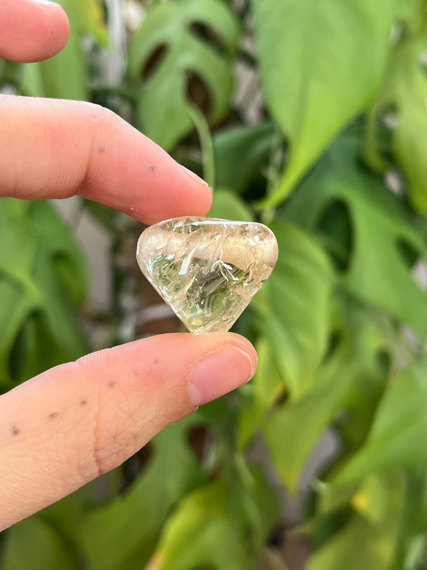 Citrin Natur Trommelstein gebohrt – Edelstein Anhänger für Fülle & Lebensfreude