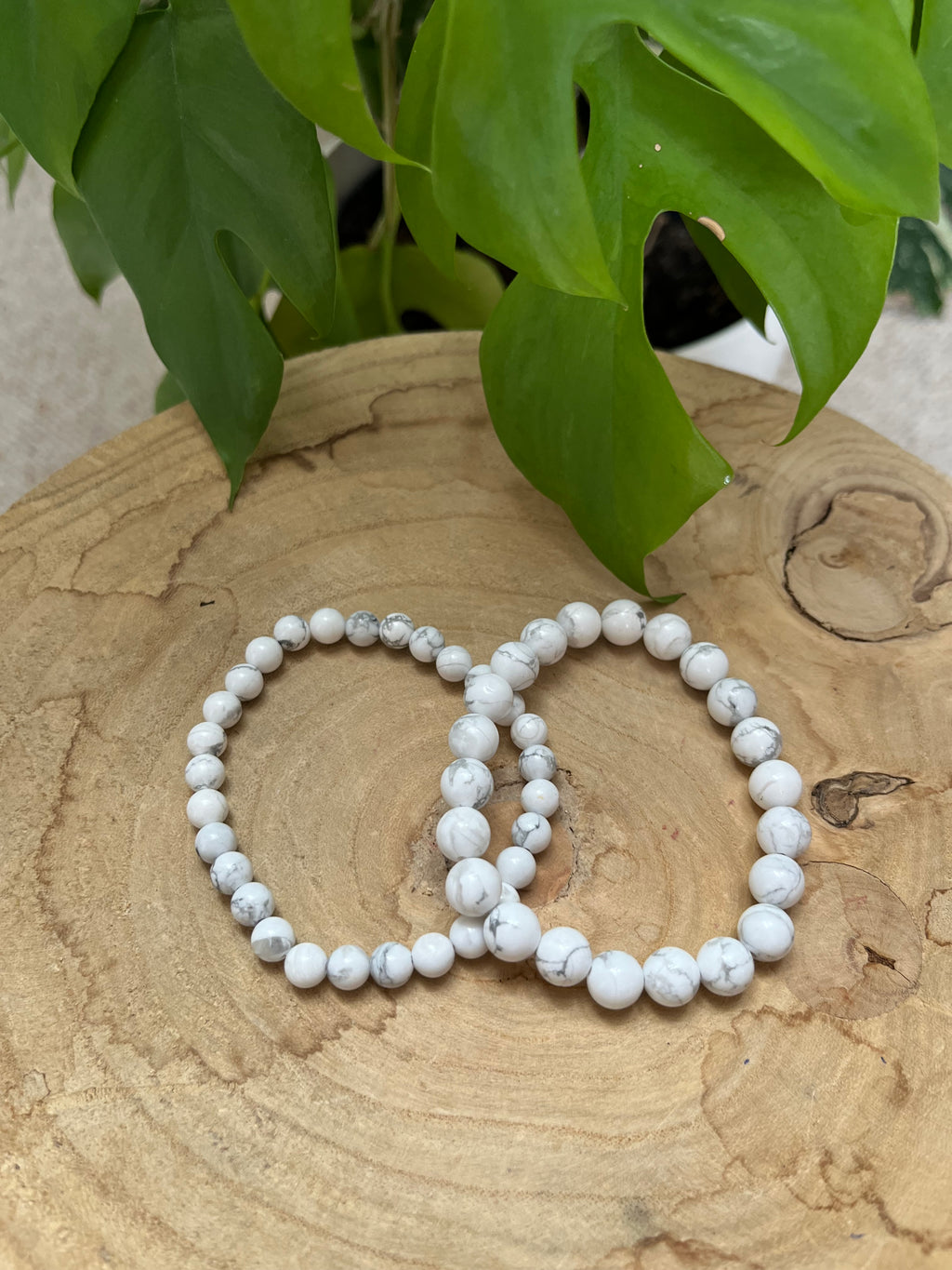Magnesit Kugelarmband – Edelstein Schmuck für Gelassenheit & Entspannung