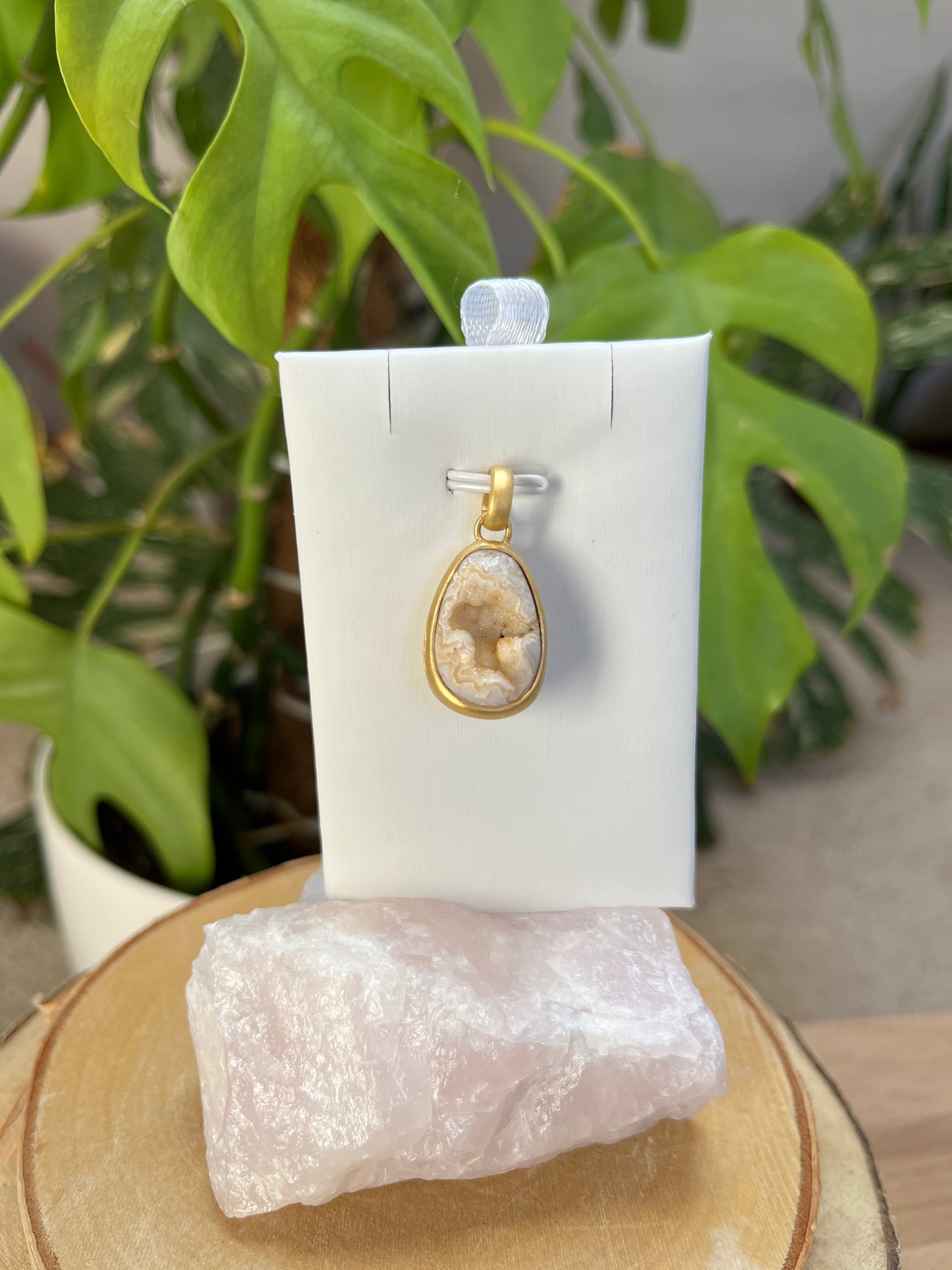 Achat Anhänger mit Kristallkammer 925 Silber vergoldet mattiert – Edelstein Unikat