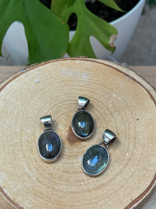 Labradorit Anhänger oval – Schutz & Intuition | 925 Sterling Silber