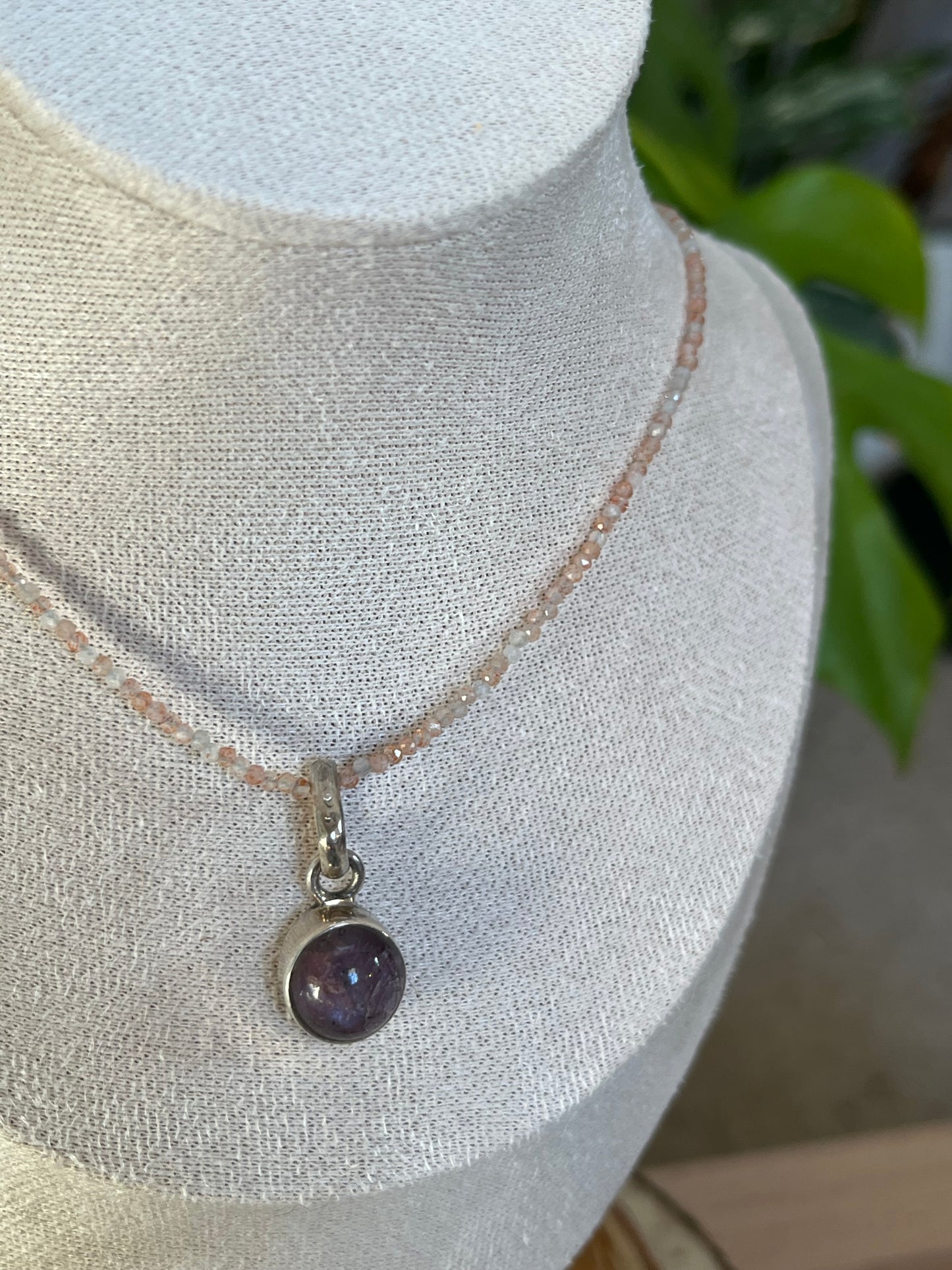 Sonnenstein Collier facettiert 2 mm – 45 cm