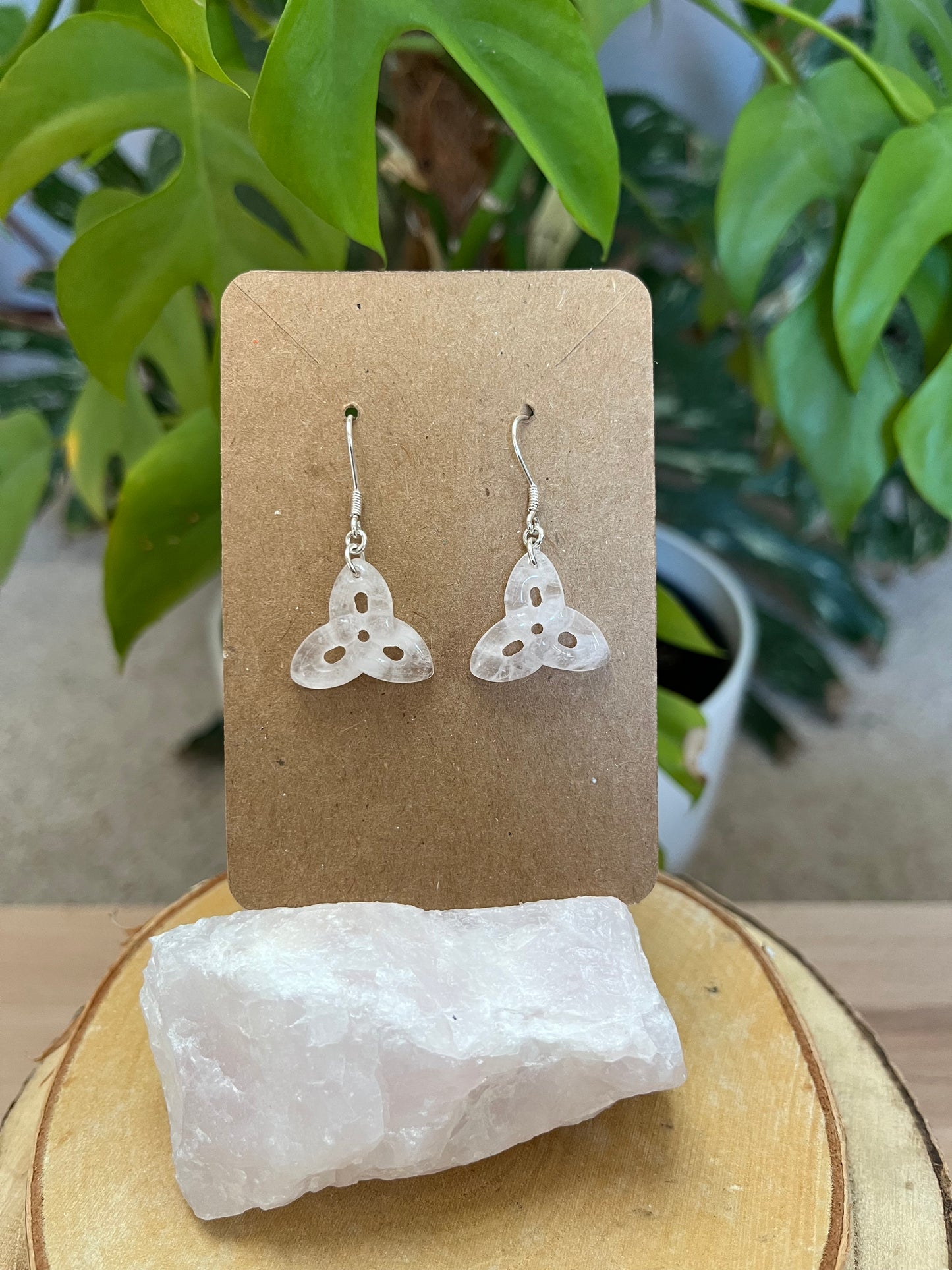 Rosenquarz Ohrringe Keltisches Kreuz – Symbolisch & zeitlos