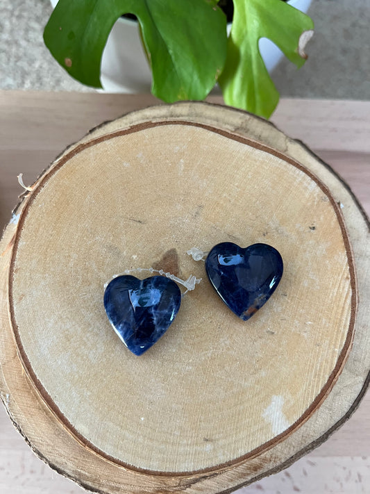 Sodalith Herz gebohrt AA Qualität