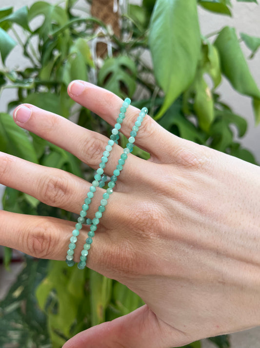 Smaragd facettiertes Armband – Edelstein Armband für Liebe & Wachstum