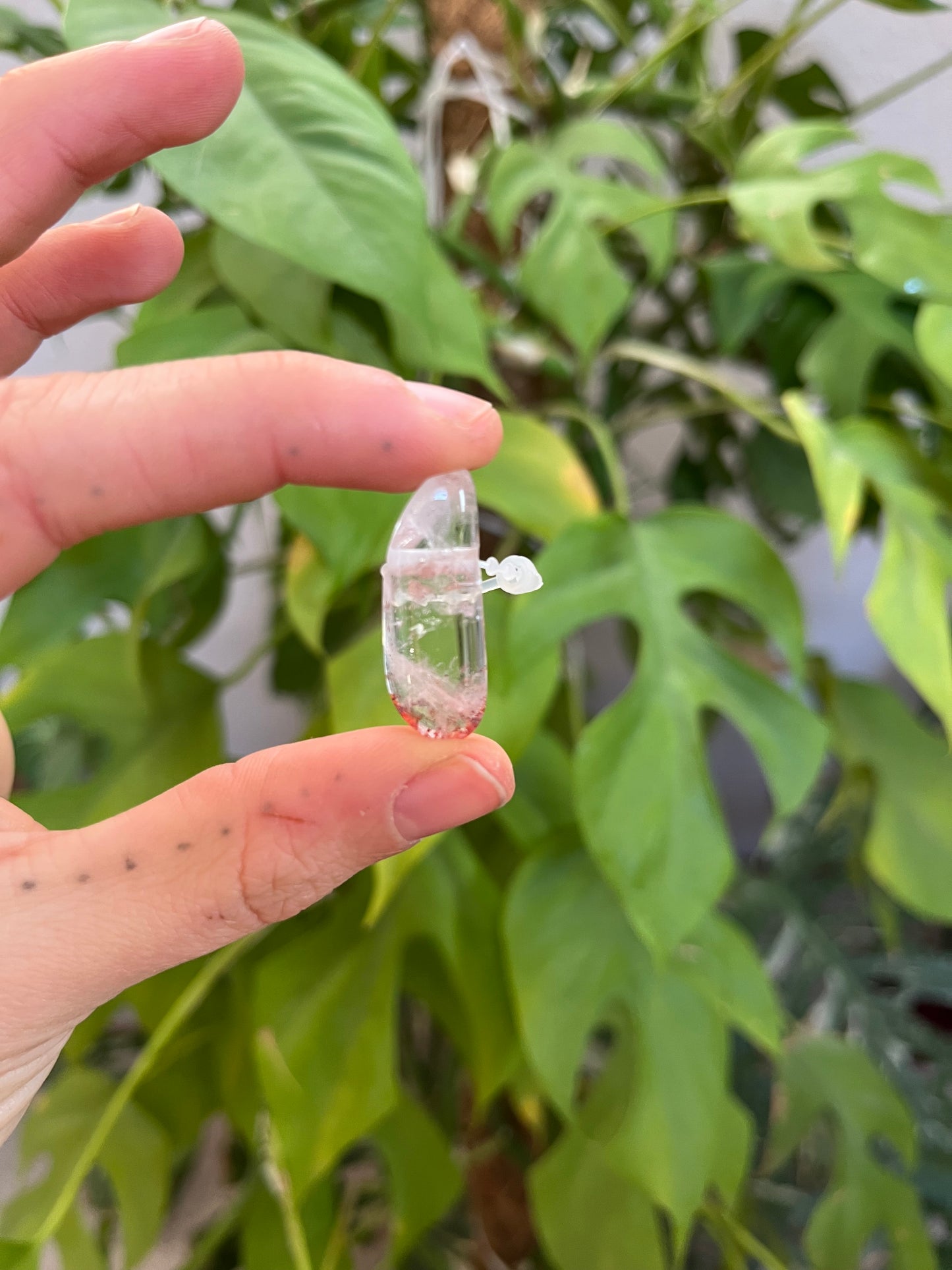 Hämatit Quarz Trommelstein gebohrt – Erdung & Klarheit