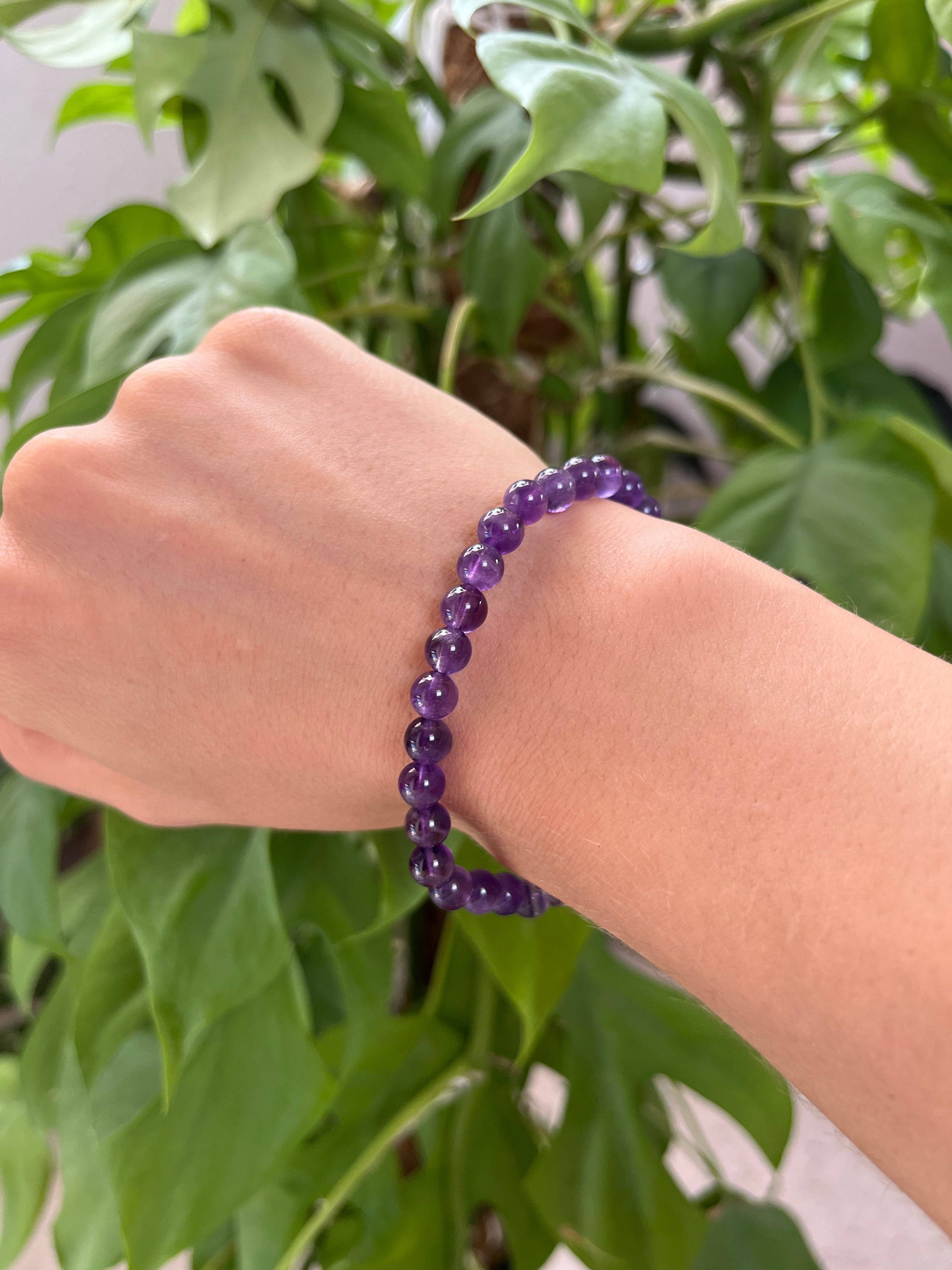 Amethyst Kugelarmband – wahlweise 6 mm oder 8 mm Edelstein Schmuck für Ruhe & Intuition