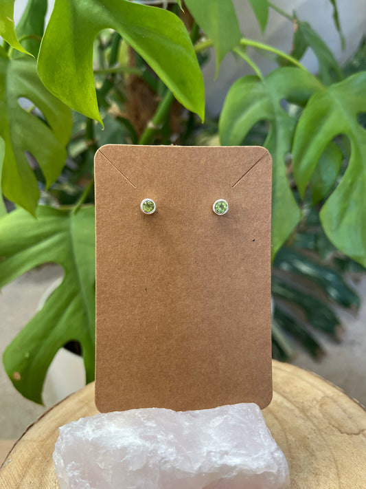 Peridot Ohrstecker – Frische & Leichtigkeit | 925 Sterling Silber