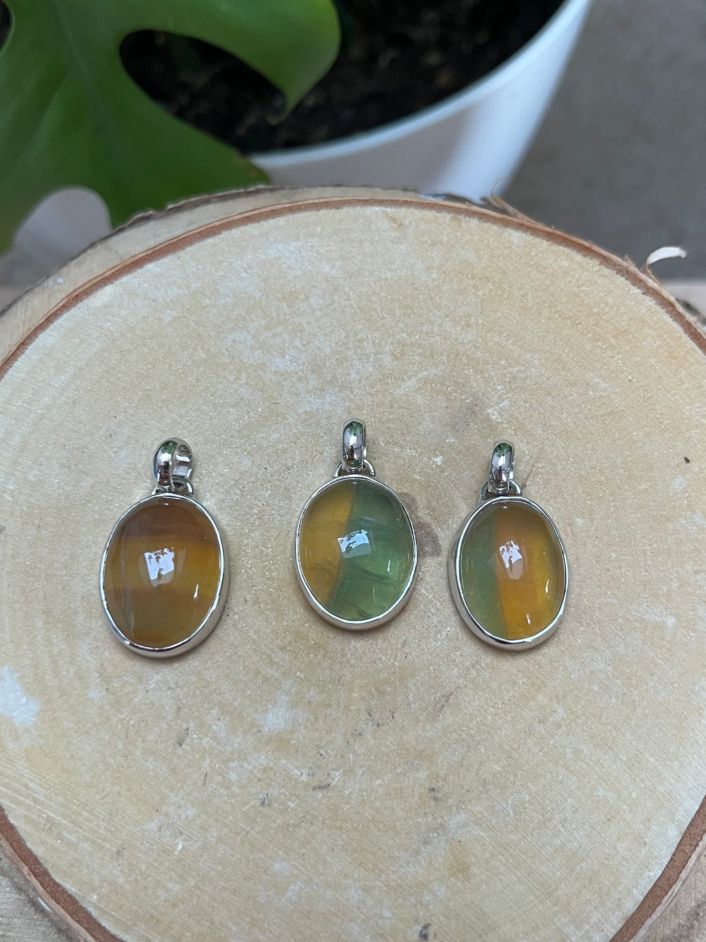 Mango Fluorit Anhänger AA Qualität gefasst 925 Silber – Warme Gelb- & Grüntöne