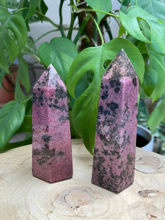 Rhodonit Turm (Madagaskar) – Herzheilung & emotionale Balance