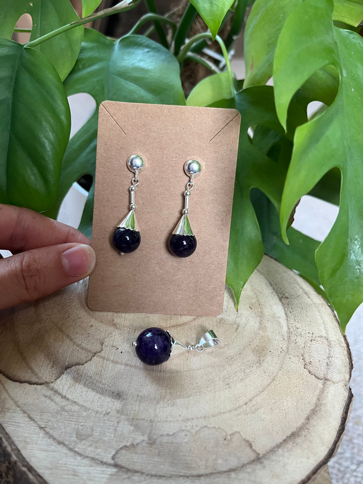 Amethyst Schmuck Set – Ohrringe & Kettenanhänger im Edelstein-Design