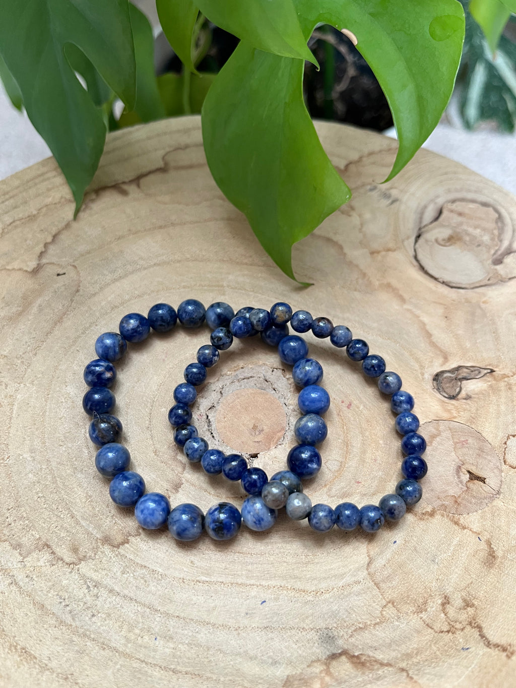 Sodalith Kugelarmband – für Klarheit & Selbstvertrauen