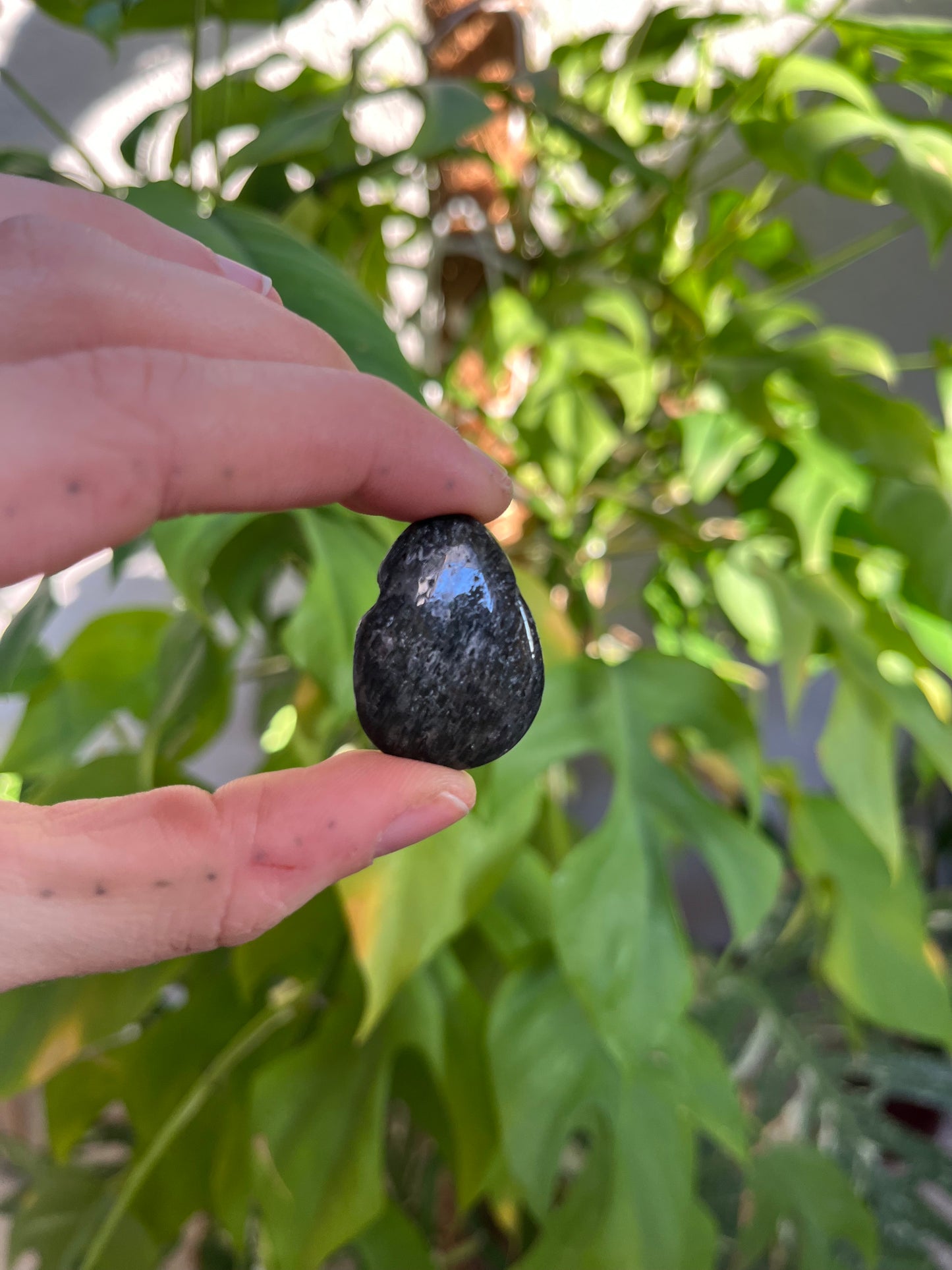 Ekmanit Trommelstein gebohrt – Tiefe & Ursprünglichkeit