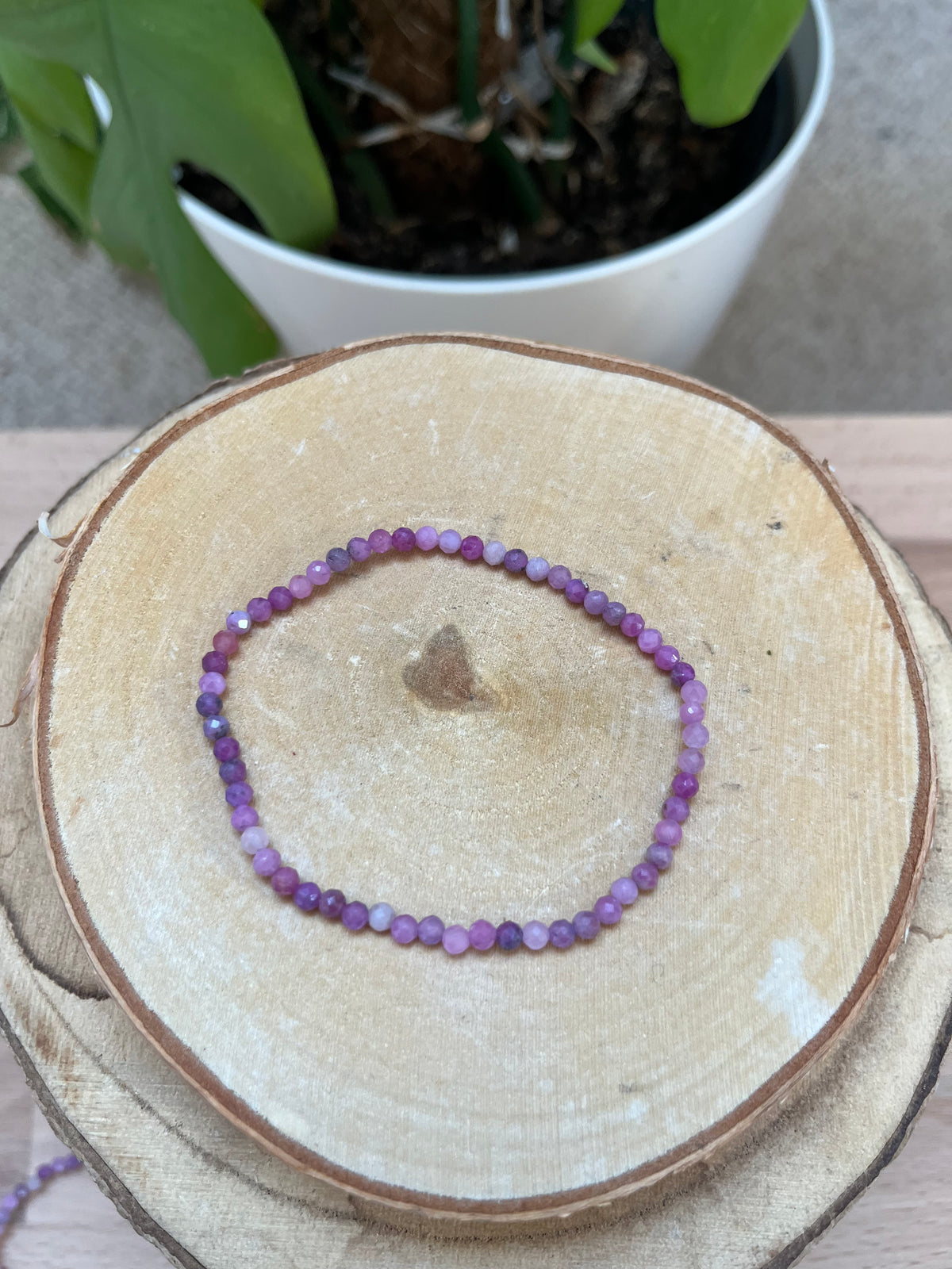 Rubin facettiertes Armband – Edelstein Armband für Kraft & Leidenschaft