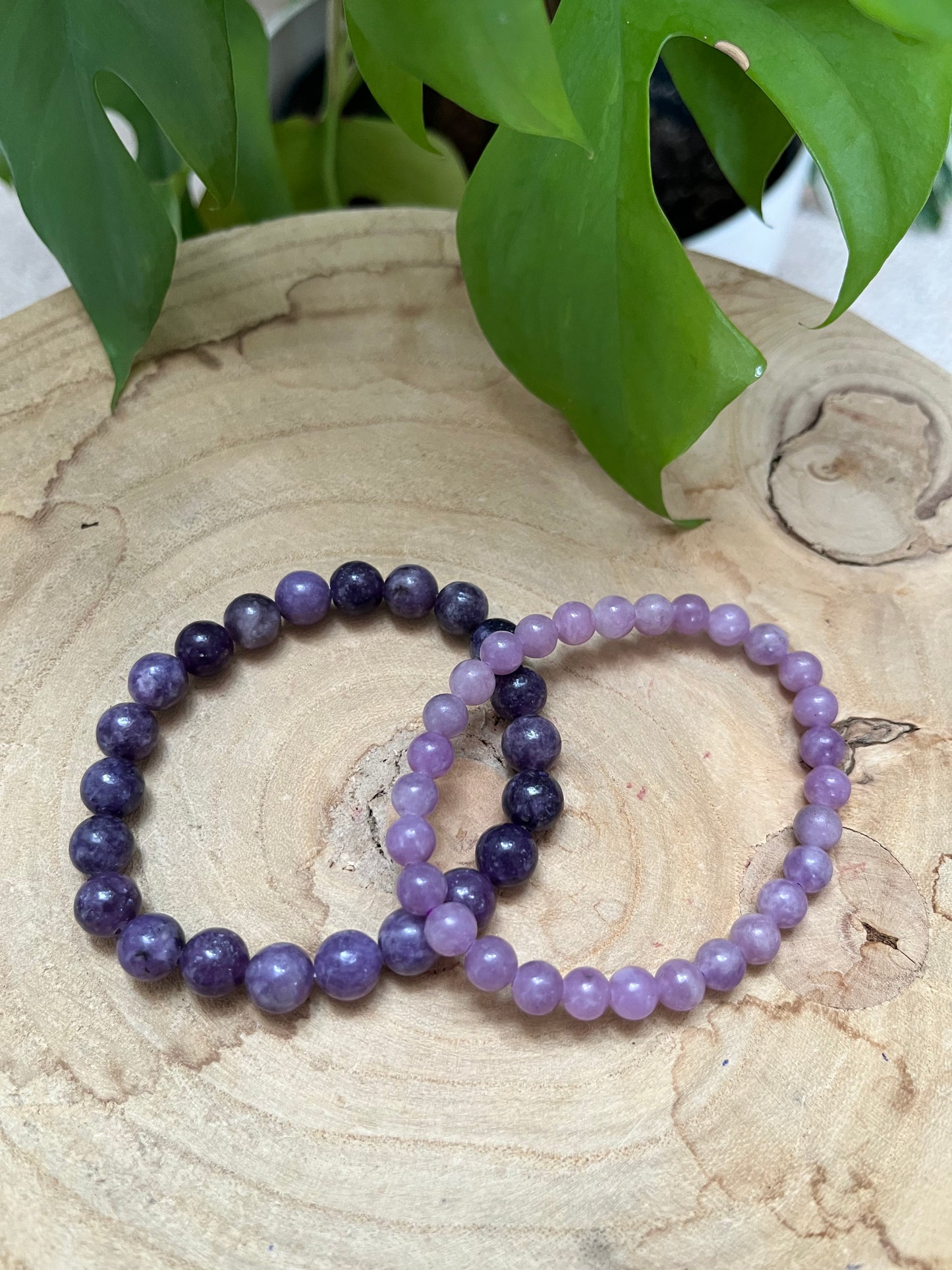 Lepidolith Kugelarmband – wahlweise 6 mm oder 8 mm Edelstein Schmuck für Ruhe & Balance
