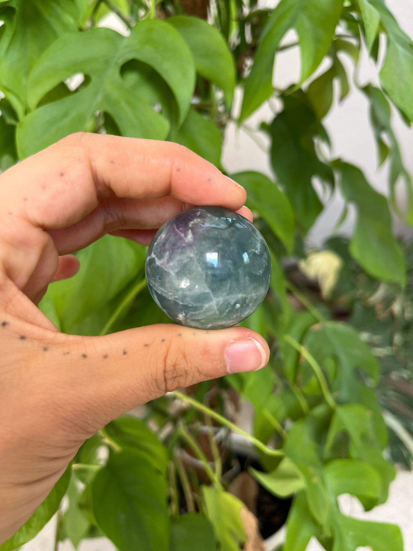 Grüne Fluorit Kugel 3,5 cm – Edelstein für Klarheit & Harmonie