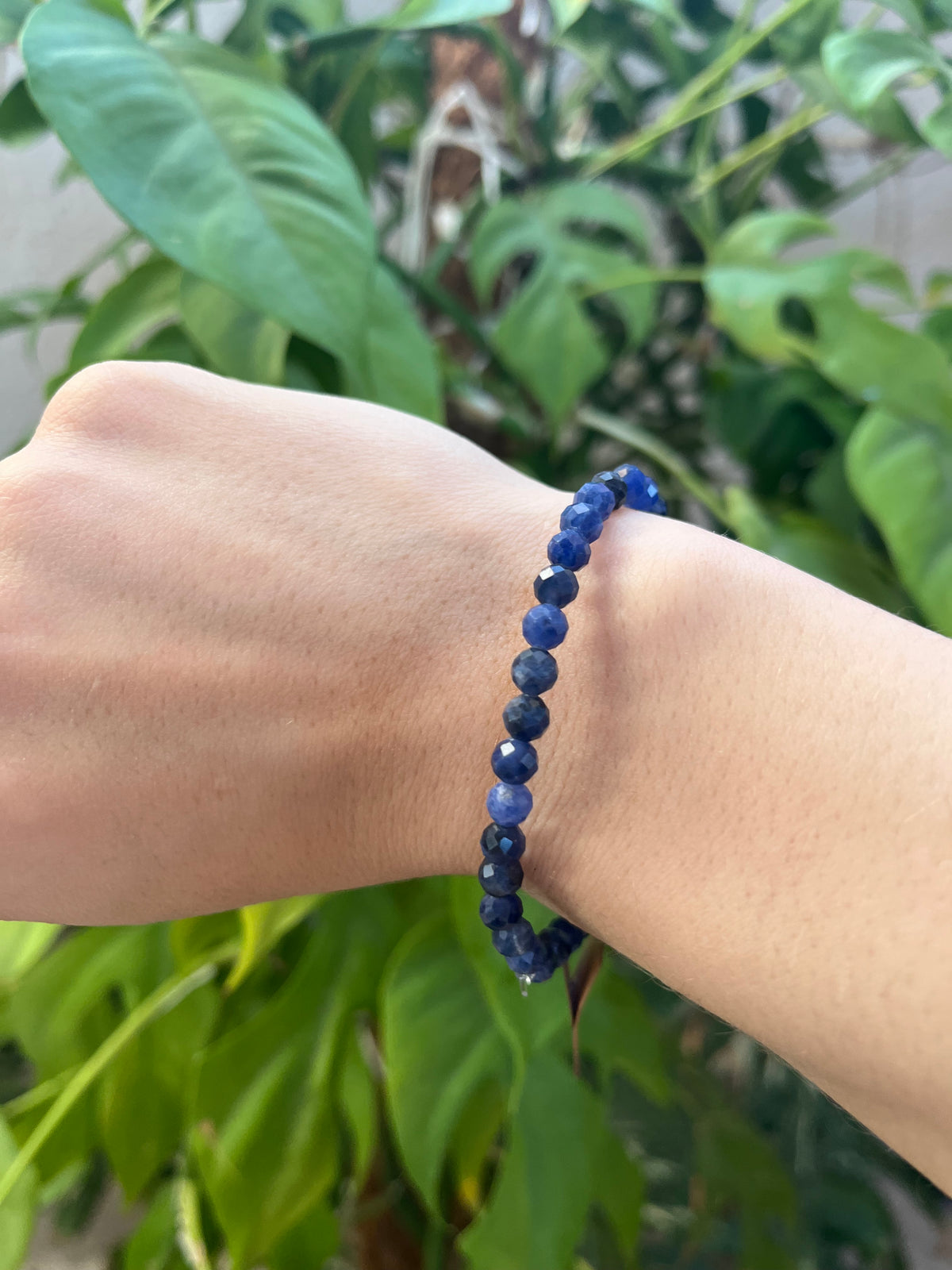 Sodalith Armband facettiert 6 mm AA Qualität – Klarheit & Ausdruck