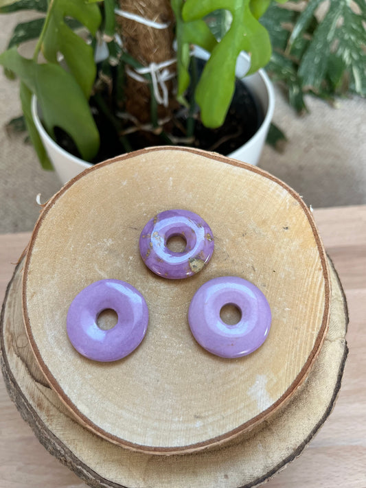 Phosphosiderit Donut Anhänger – Edelstein Schmuck für Ruhe & innere Klarheit
