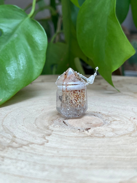 Gartenquarz Spitze gebohrt (2,5 cm) – Inklusenquarz für Klarheit & Visionen