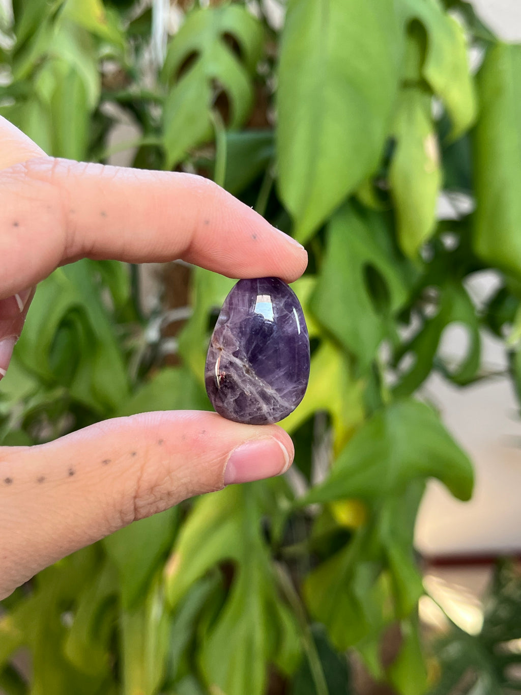 Amethyst Trommelstein gebohrt – Edelstein Anhänger für Ruhe & Klarheit