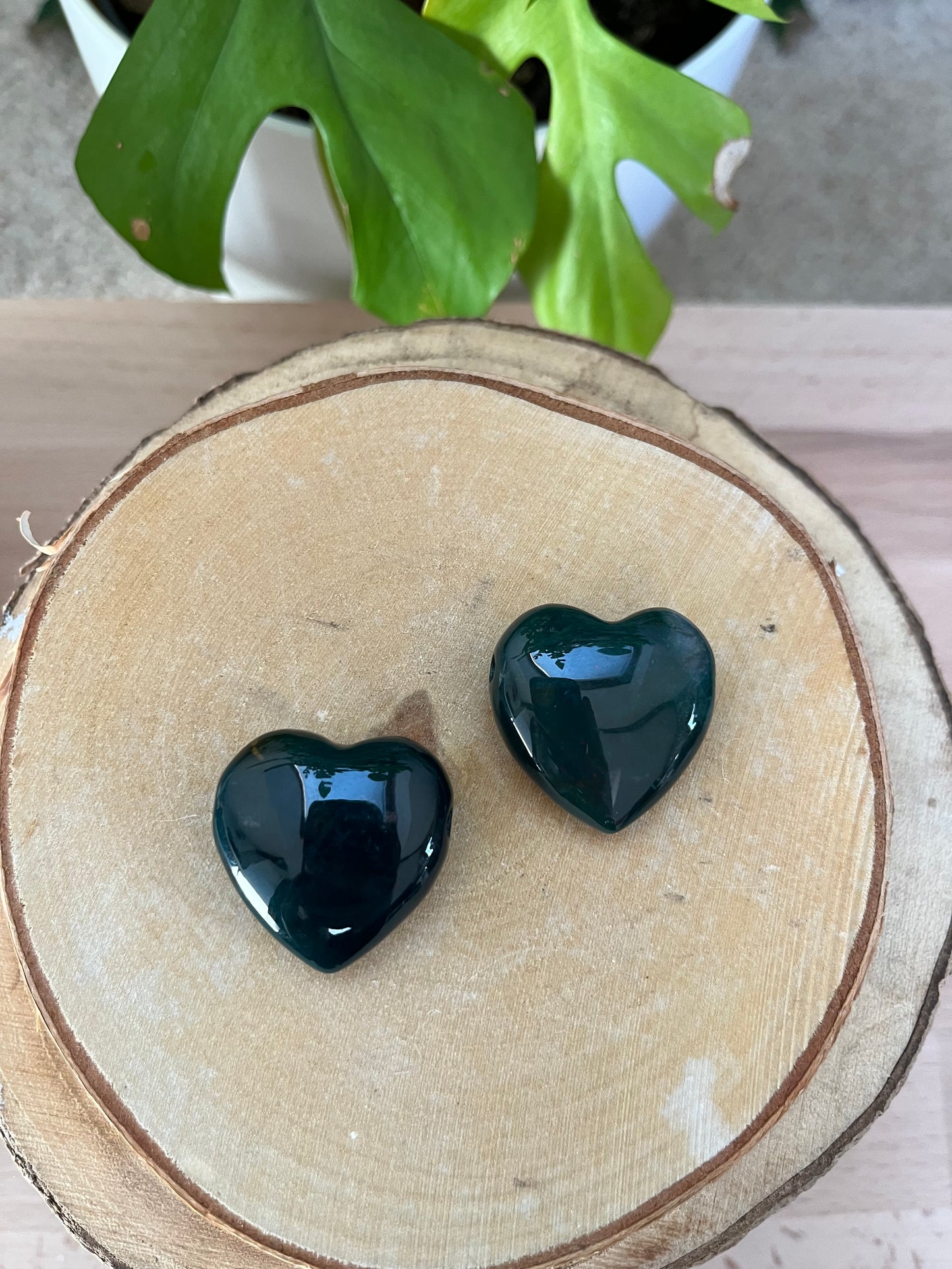 Heliotrop gebohrte Herzen – Erdung & Vitalität