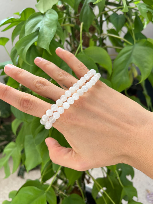 Weißer Mondstein Kugelarmband 6 mm – Edelstein Schmuck für Intuition & Harmonie