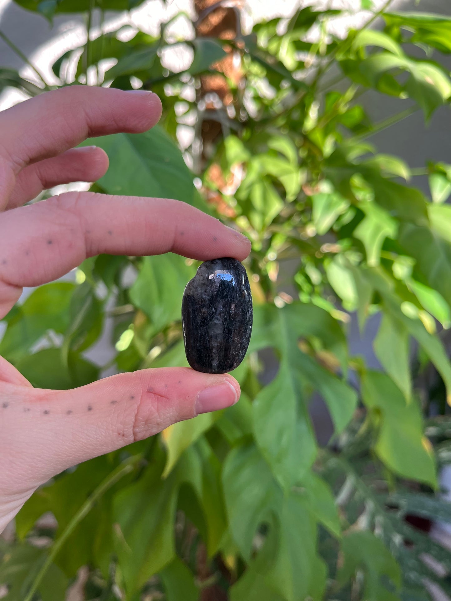 Ekmanit Trommelstein gebohrt – Tiefe & Ursprünglichkeit