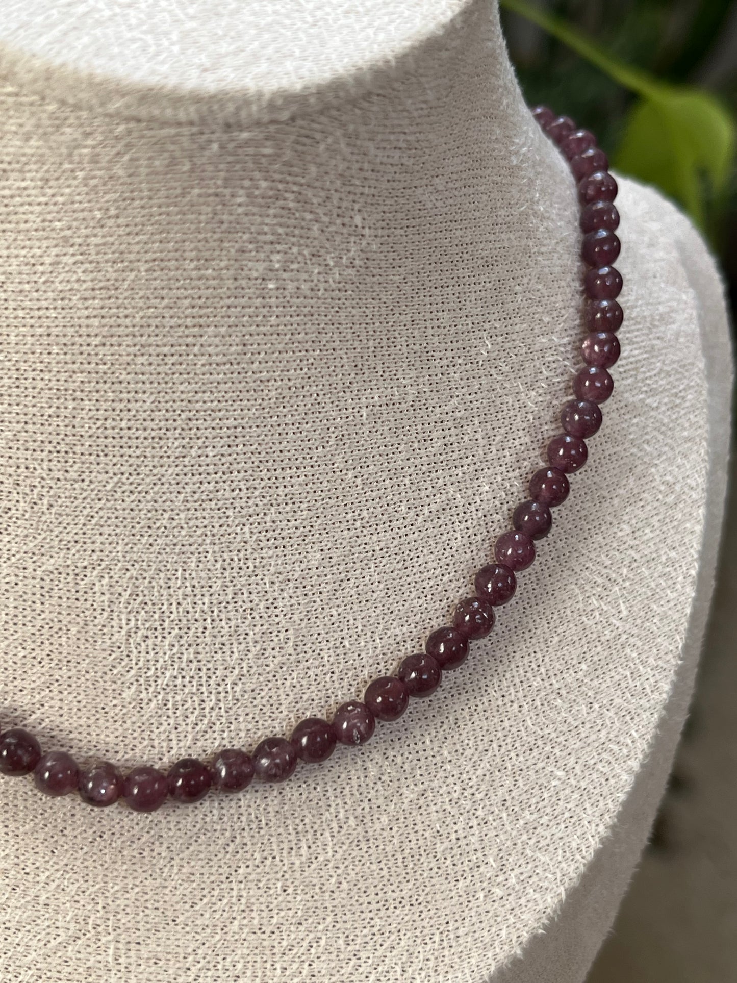 Lepidolith Collier 4 mm Kugeln – Zartes Violett | 45 cm