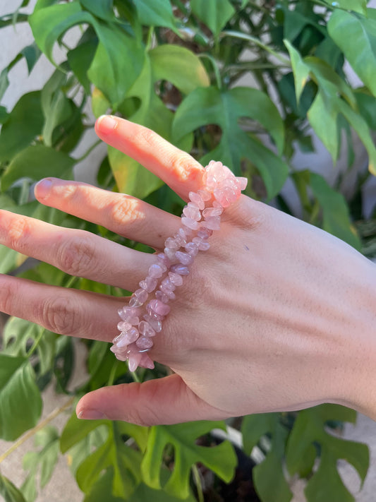 Rosenquarz AA Qualität Splitter Armband – Liebe & Sanftheit