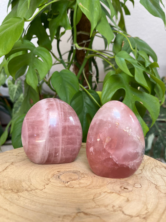 Rosenquarz Freiform – Edelstein für Liebe & Harmonie