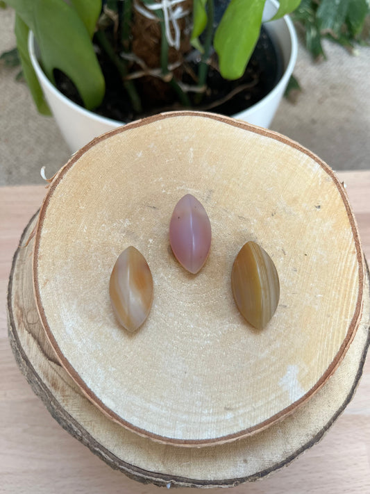 Karneol Navette mattiert gebohrt – Edelstein Anhänger für Energie & Lebensfreude