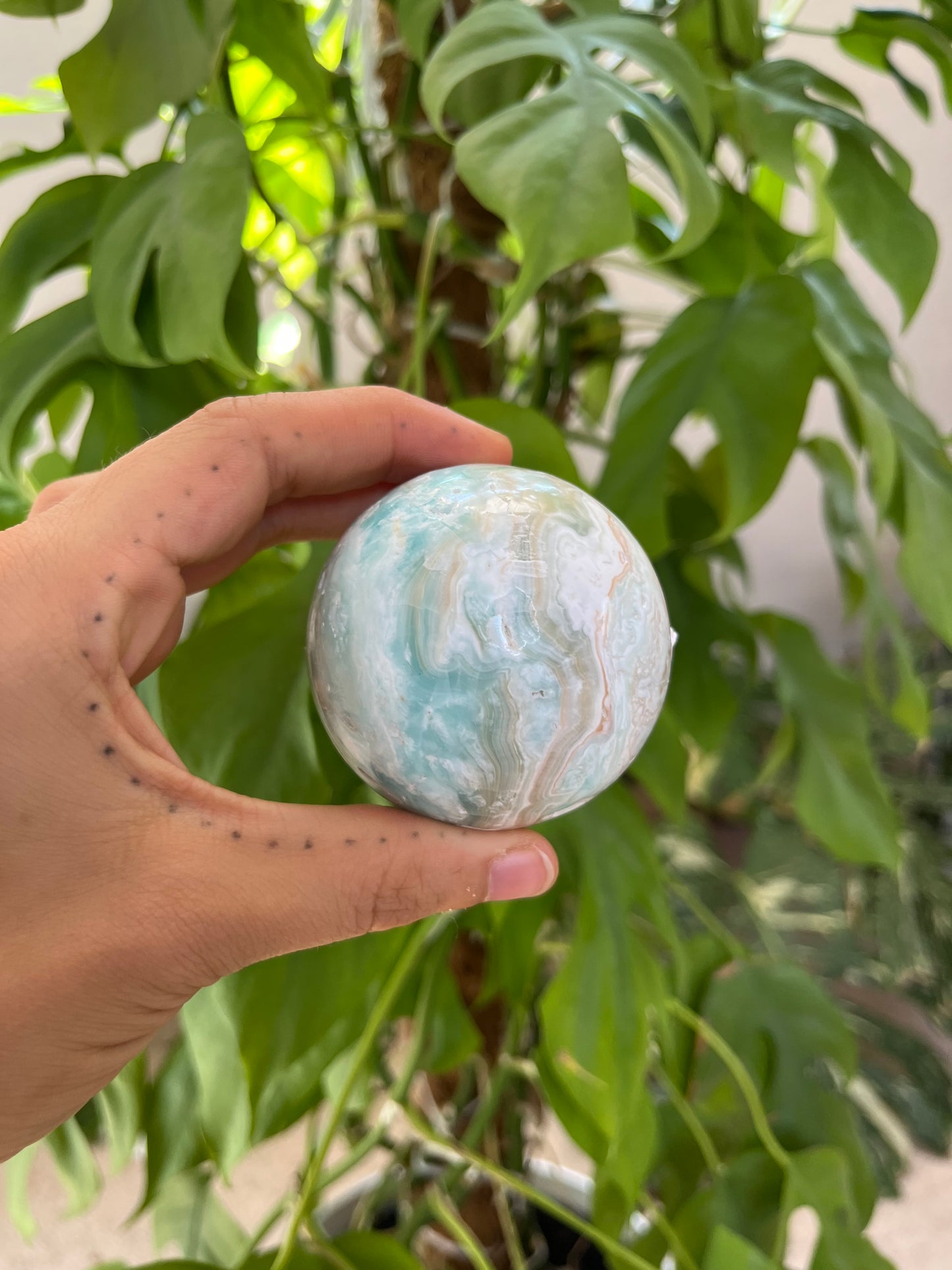 Blaue Aragonit Kugel 5,8 cm – Edelstein für Gelassenheit & Harmonie