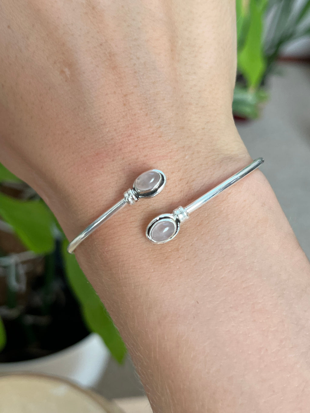 Feiner Rosenquarz Silber Armreif