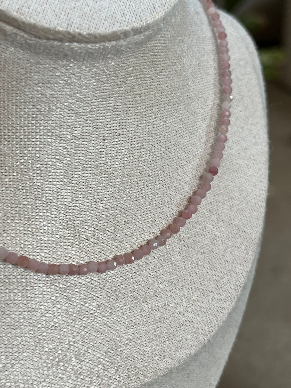 Pinker Opal Collier facettiert – Edelstein Kette für Selbstliebe & Sanftheit