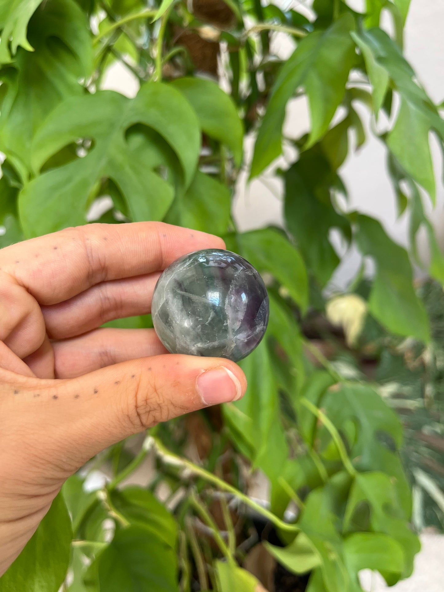 Grüne Fluorit Kugel 3,5 cm – Edelstein für Klarheit & Harmonie