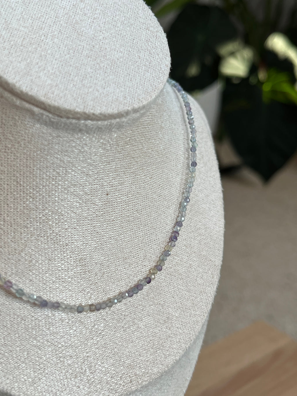 Fluorit Collier facettiert – Edelstein Kette für Klarheit & Fokus