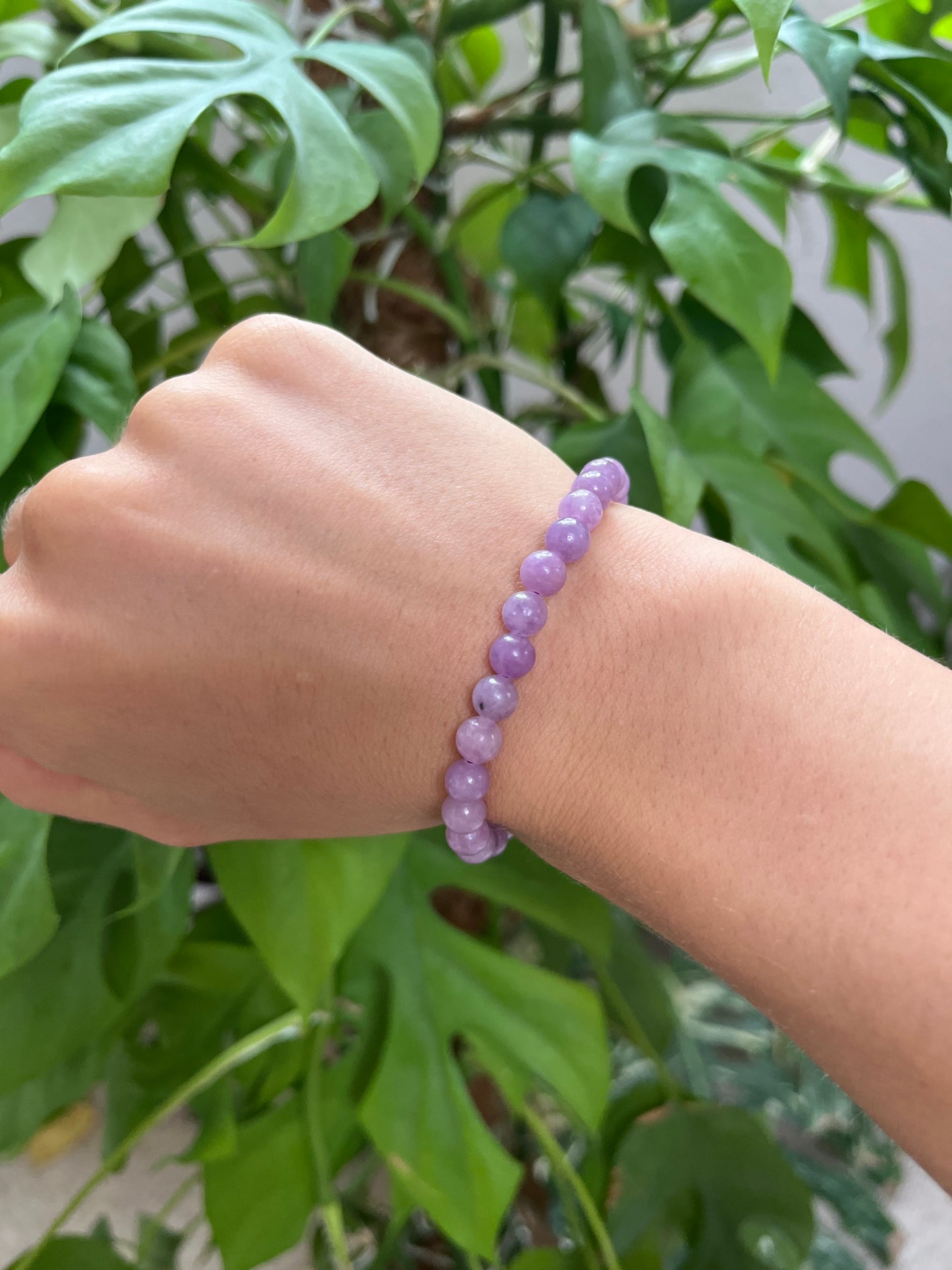 Lepidolith Kugelarmband – wahlweise 6 mm oder 8 mm Edelstein Schmuck für Ruhe & Balance