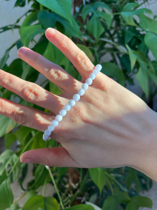 Chalcedon Armband facettiert 6 mm – Ruhe & Klarheit