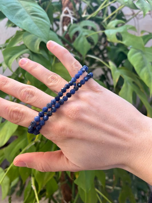 Sodalith Armband facettiert 6 mm AA Qualität – Klarheit & Ausdruck