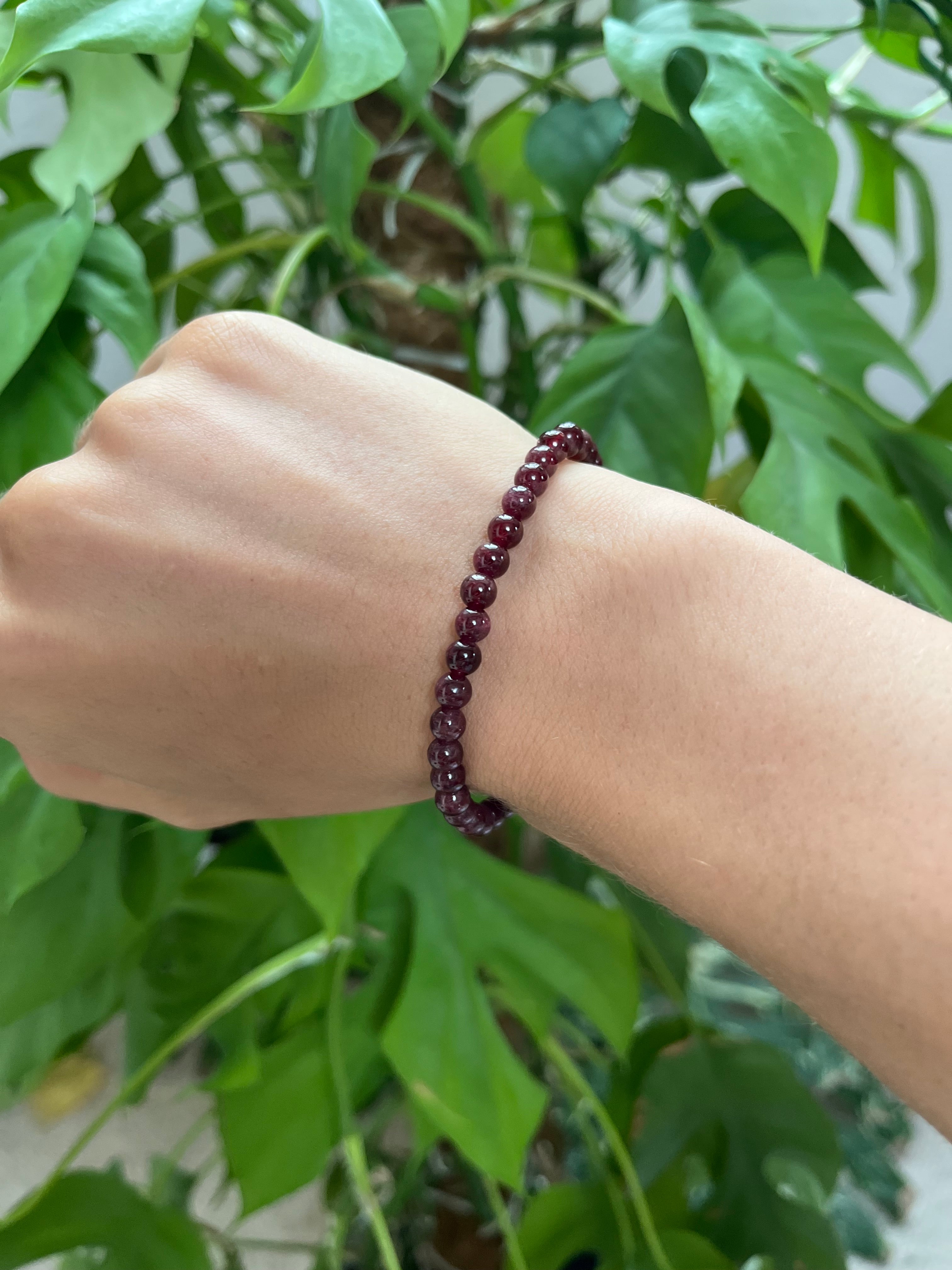 Granat Kugelarmband –  für Energie & Stärke