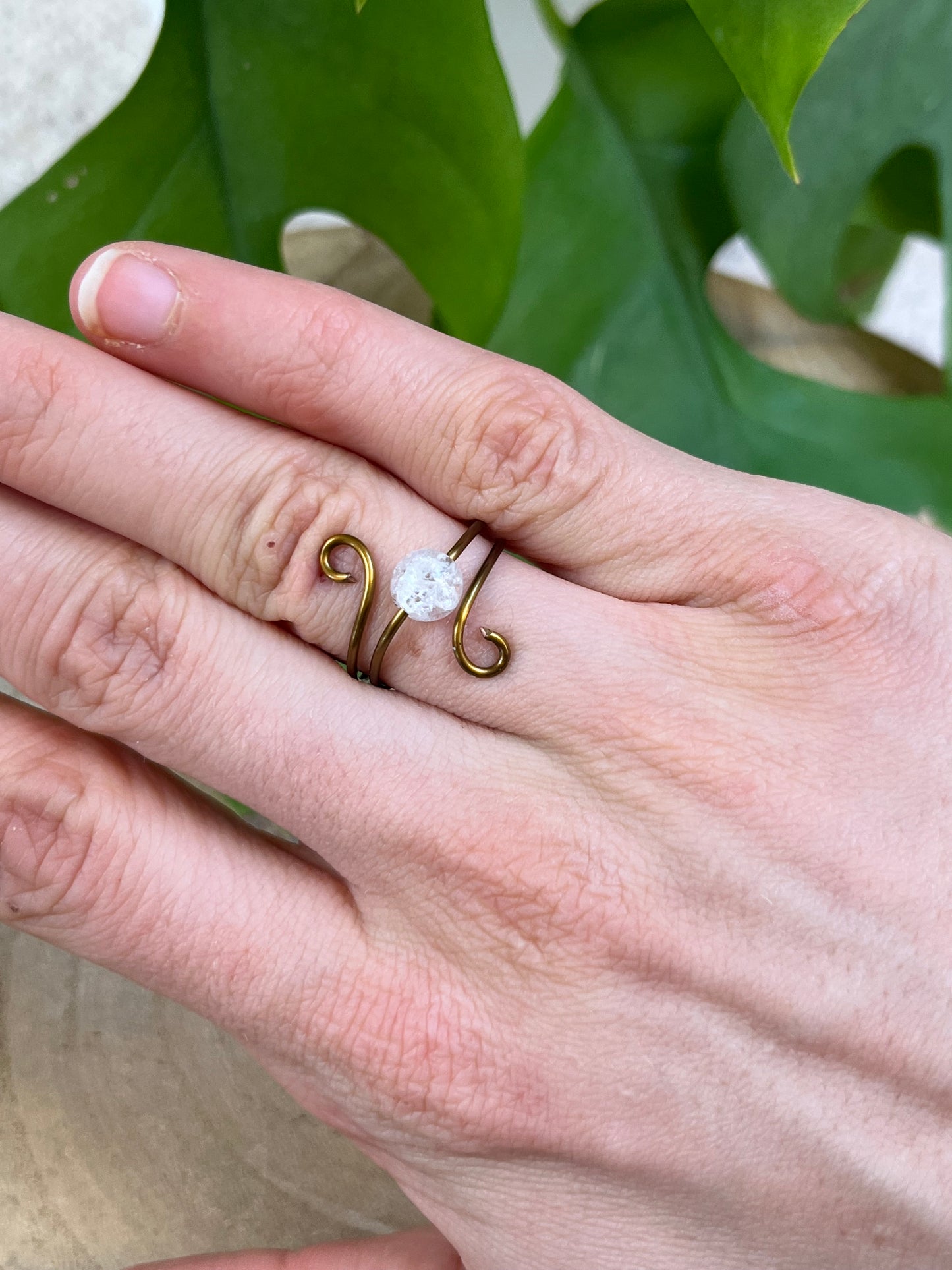 Cracked Bergkristall Ring – handgefertigt & größenverstellbar