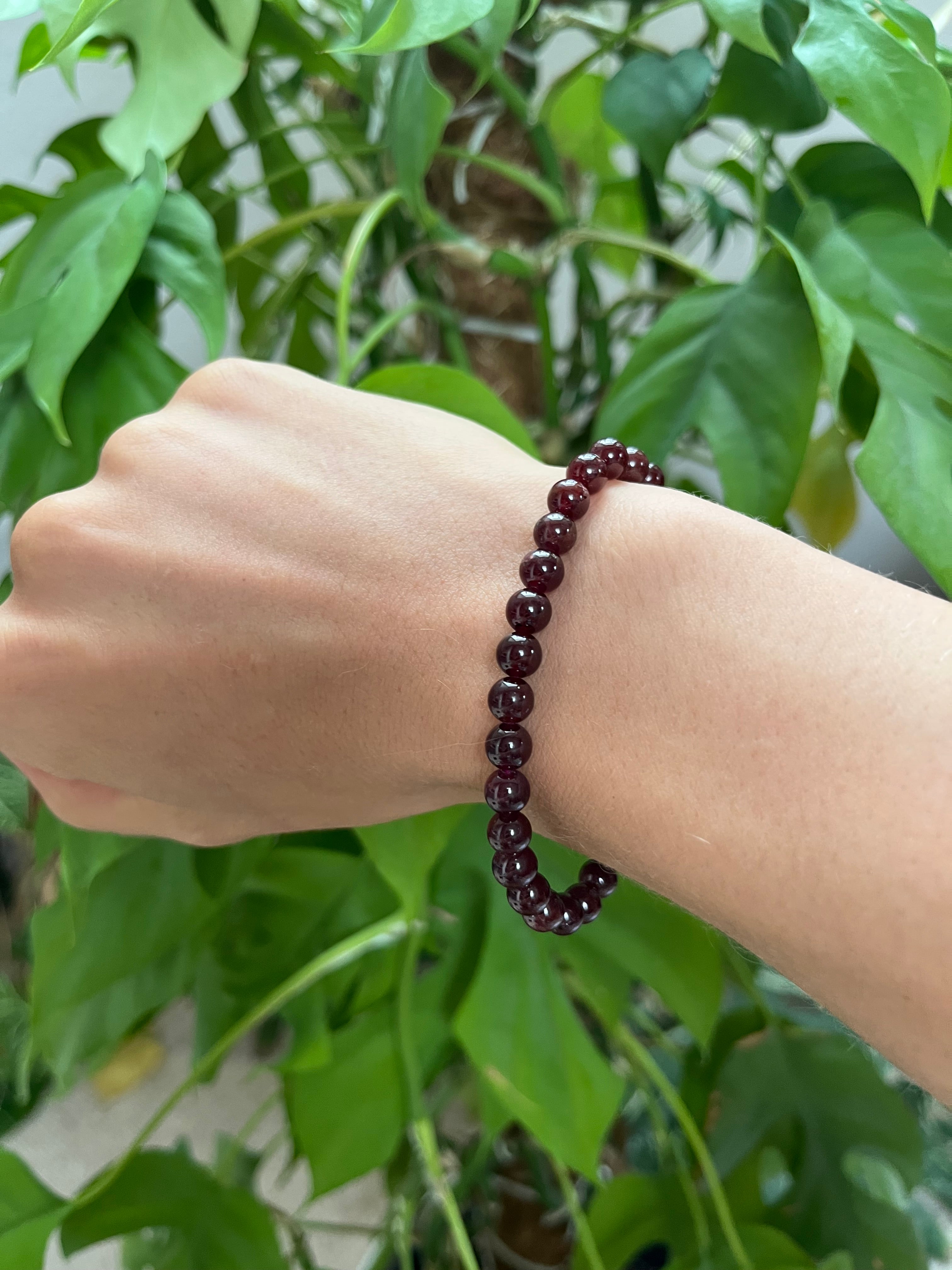Granat Kugelarmband –  für Energie & Stärke