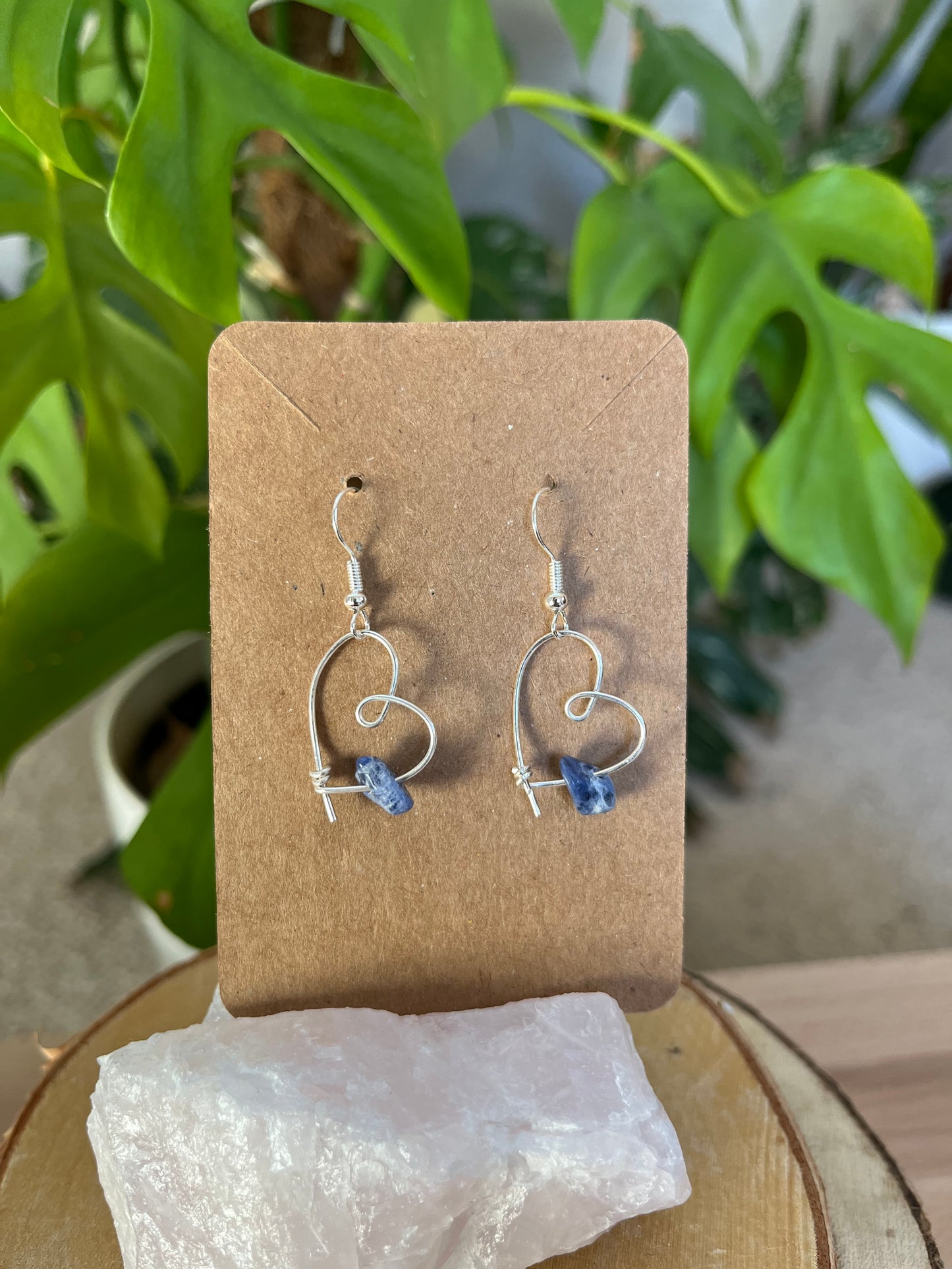 Handgemachte Sodalith Herz Ohrringe – 925 Sterling Silber Draht