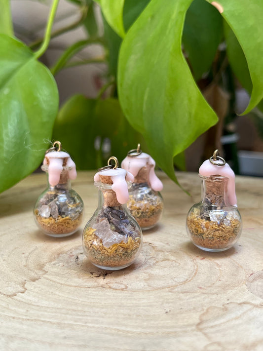 Spell Jar Kettenanhänger Liebe – Energetischer Talisman für Herzöffnung
